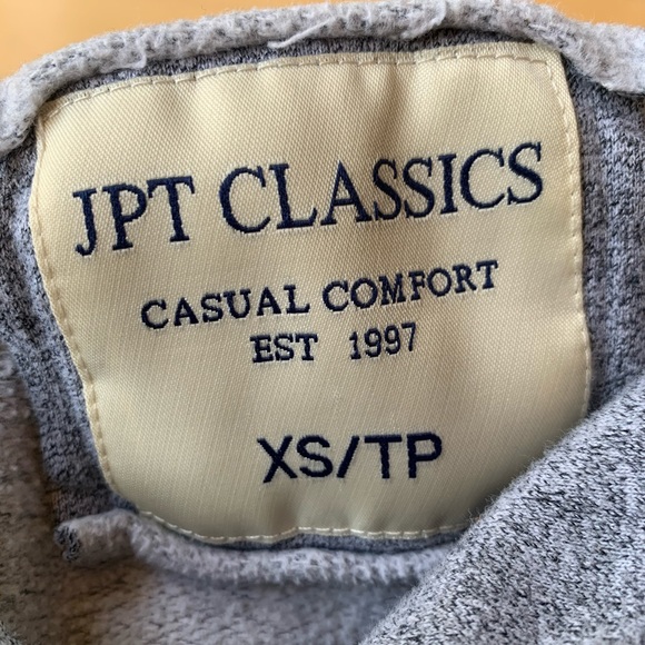 University of Waterloo grey classic hoodie - Picture 4 of 5